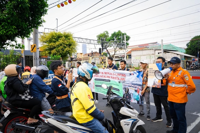 Berhenti Sebentar, Selamat Selamanya — KAI Daop 1 Jakarta Gencarkan Kampanye Keselamatan di Perlintasan Sebidang