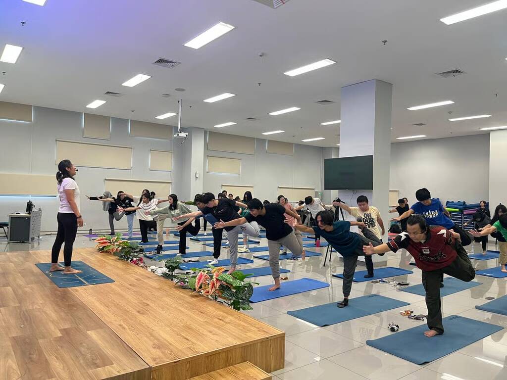 Dukung Kesehatan Mental Mahasiswa, BINUS @Malang Gelar Reset & Recharge: Mindfulness Yoga for Campus Life